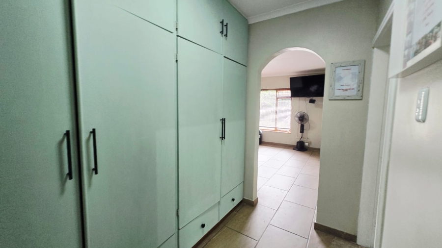 6 Bedroom Property for Sale in The Village Western Cape